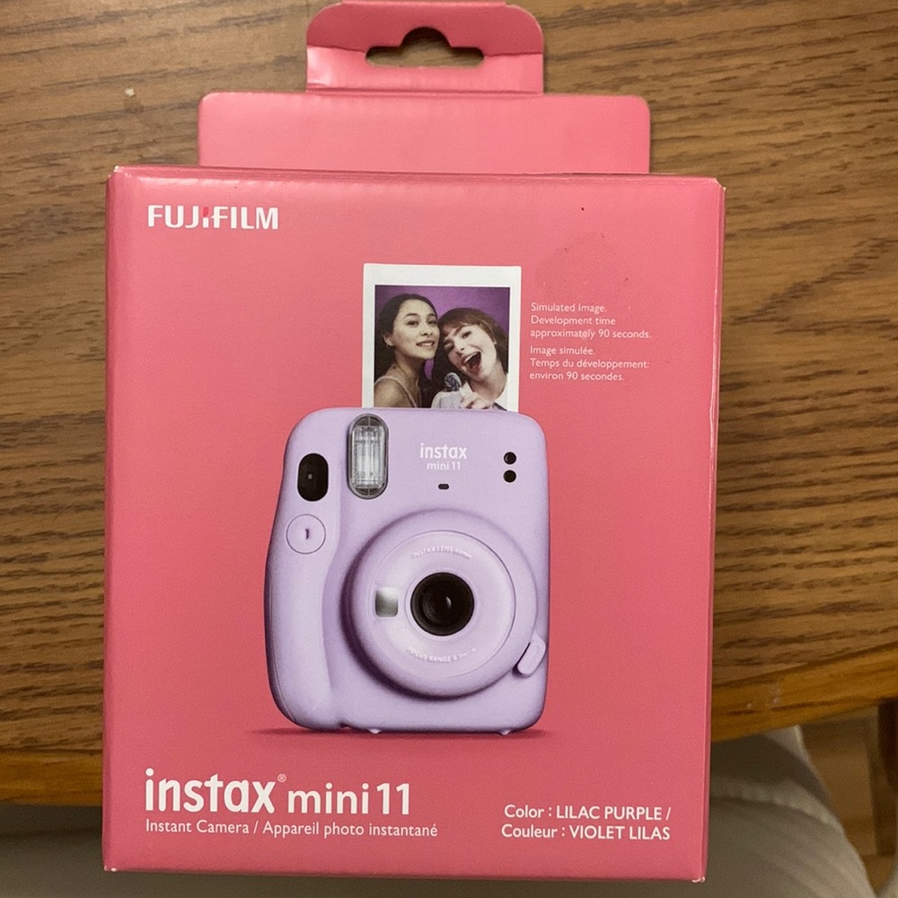 BRAND NEW instax mini 11 Polaroid